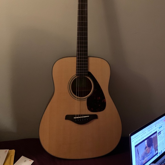 Used YAMAHA Guitar! Used for only once! - Picture 3 of 4